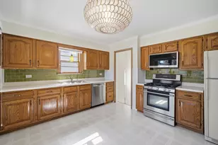 7840 Linder Ave, Morton Grove, IL 60053 - Photo 9