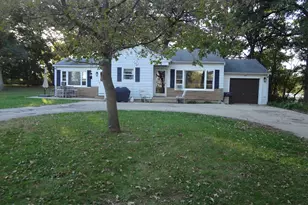 22206 N Kelsey Rd, Lake Barrington, IL 60010 - Photo 1