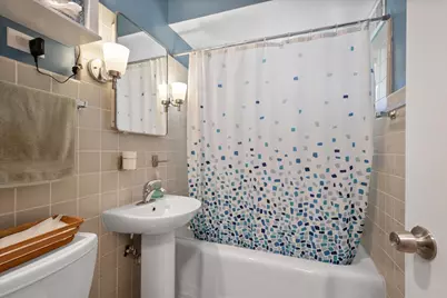 3902 Greenleaf Street, Skokie, IL 60076 - Photo 15