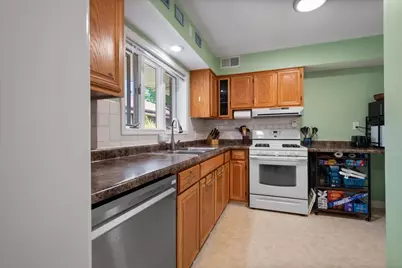 3902 Greenleaf Street, Skokie, IL 60076 - Photo 9