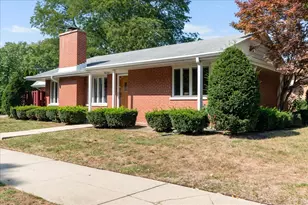 3902 Greenleaf St, Skokie, IL 60076 - Photo 3