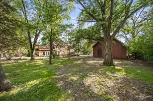 980 S State St, Elgin, IL 60123 - Photo 27