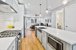 2438 N Western Ave, Chicago, IL 60647 - Photo 11