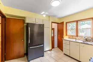 27 Pleasant Ave, Highwood, IL 60040 - Photo 13