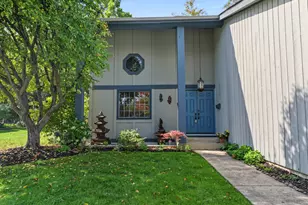 1220 N Pepper Tree Dr, Palatine, IL 60067 - Photo 3