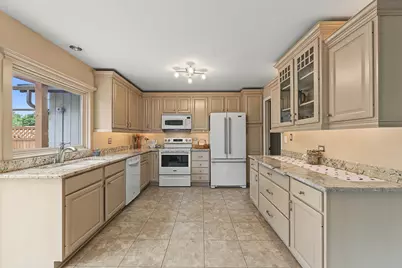 1220 N Pepper Tree Drive, Palatine, IL 60067 - Photo 13