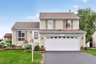 240 Iris Dr, Streamwood, IL 60107 - Photo 1