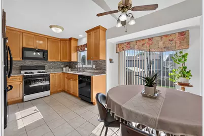 240 Iris Drive, Streamwood, IL 60107 - Photo 13
