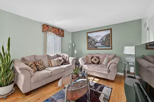 240 Iris Dr, Streamwood, IL 60107 - Photo 19