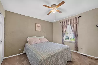 240 Iris Drive, Streamwood, IL 60107 - Photo 23