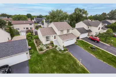 240 Iris Drive, Streamwood, IL 60107 - Photo 3