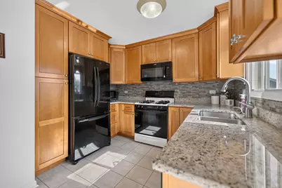 240 Iris Drive, Streamwood, IL 60107 - Photo 15