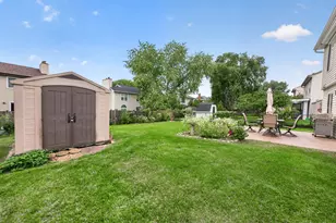 240 Iris Dr, Streamwood, IL 60107 - Photo 35