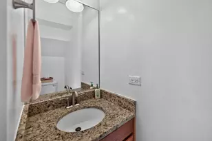 240 Iris Dr, Streamwood, IL 60107 - Photo 21