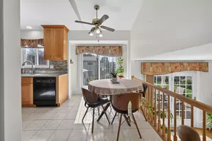 240 Iris Dr, Streamwood, IL 60107 - Photo 11