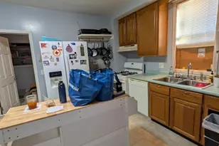 819 E Monroe St, Bloomington, IL 61701 - Photo 3