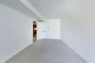 300 N State St, Chicago, IL 60654 - Photo 13