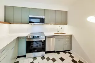 300 N State St, Chicago, IL 60654 - Photo 5