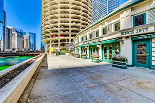 300 N State St, Chicago, IL 60654 - Photo 27