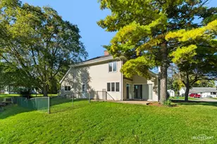 212 Boulder Hill Pass, Montgomery, IL 60538 - Photo 15