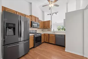 516 Lyon Dr, Buffalo Grove, IL 60089 - Photo 3