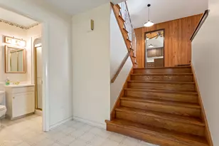 2244 Heathercliff Dr, Green Oaks, IL 60048 - Photo 7