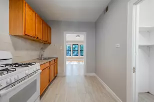 2054 W Arthur Ave, Chicago, IL 60645 - Photo 5
