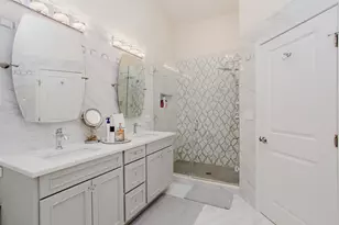 11 Rienzi Ln, Highwood, IL 60040 - Photo 17