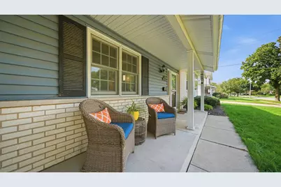 1363 E Kenilworth Avenue, Palatine, IL 60074 - Photo 3