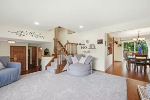 1363 E Kenilworth Ave, Palatine, IL 60074 - Photo 9