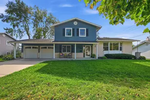 1363 E Kenilworth Ave, Palatine, IL 60074 - Photo 1