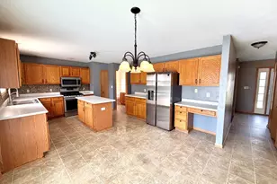 2507 Ridgefield Dr, Belvidere, IL 61008 - Photo 7
