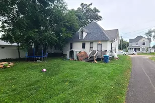 1114 W 4th St, Dixon, IL 61021 - Photo 3