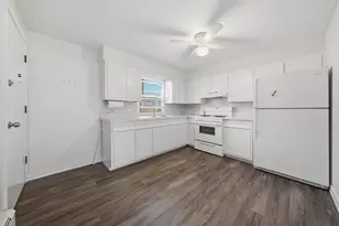 6927 W 64th Pl, Chicago, IL 60638 - Photo 11