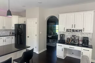 1690 Edmonds Ave, New Lenox, IL 60451 - Photo 7