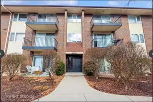 5S066 Pebblewood Ln, Naperville, IL 60563 - Photo 1