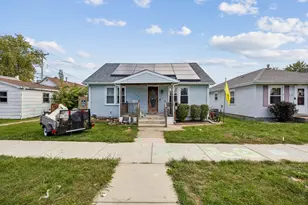 142 S Douglas Ave, Bradley, IL 60915 - Photo 1