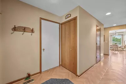 156 Spring N Court, Carpentersville, IL 60110 - Photo 5