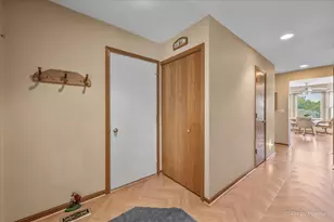 156 Spring N Ct, Carpentersville, IL 60110 - Photo 5
