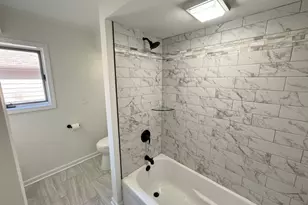 124 Hilltop Dr, Lake in the Hills, IL 60156 - Photo 7