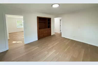 124 Hilltop Drive, Lake in the Hills, IL 60156 - Photo 5