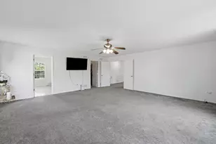 4 Claridge Ct, Bolingbrook, IL 60440 - Photo 15