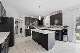 4 Claridge Ct, Bolingbrook, IL 60440 - Photo 7