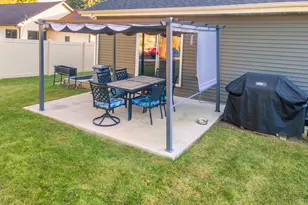 123 E 1st St, Manteno, IL 60950 - Photo 27