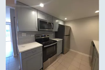 1674 Kiowa Circle #101, Naperville, IL 60565 - Photo 3