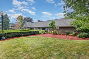208 E Bailey Road E, Naperville, IL 60565 - Photo 13