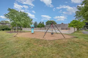 208 E Bailey Road E, Naperville, IL 60565 - Photo 15