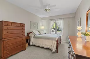 273 Governors Ln, Elgin, IL 60123 - Photo 21
