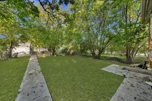 10504 S Lafayette Ave, Chicago, IL 60628 - Photo 3