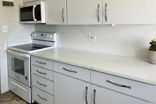 7141 N Kedzie Ave, Chicago, IL 60645 - Photo 15